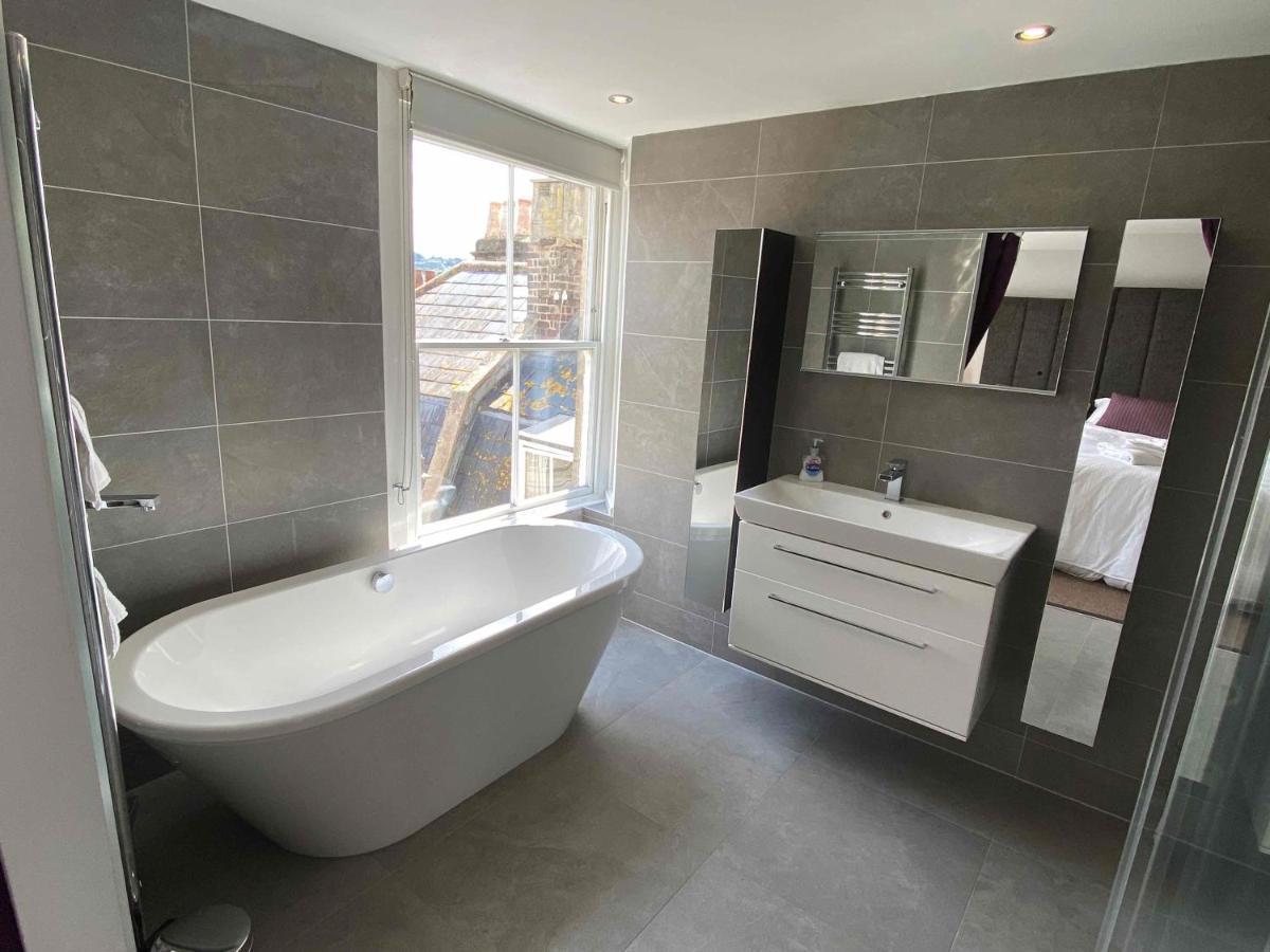 Bath Roof Terrace Apartment, City Centre, Sleeps Up To 8 المظهر الخارجي الصورة